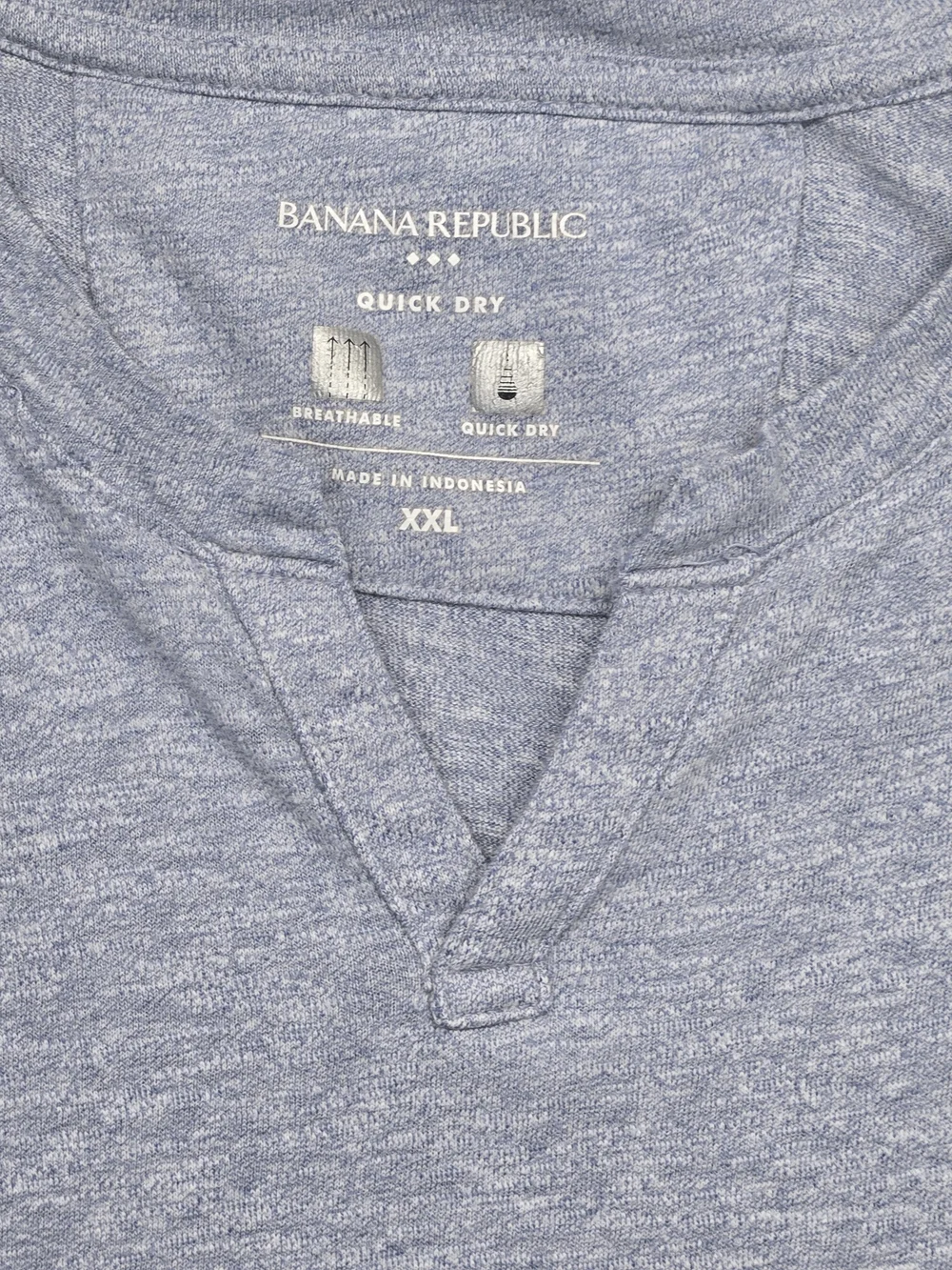 Banana Republic Men's Light Blue V‑Notch Short Sleeve Shirt
